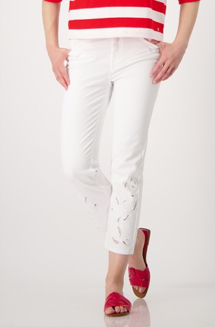 Cropped jeans hlače s perforiranimi vezeninami