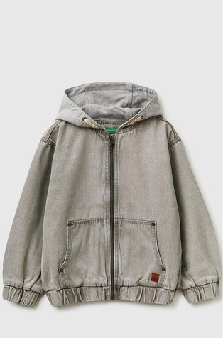 Denim jakna s kontrastno kapuco