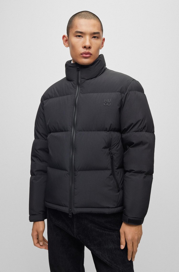 HUGO BOSS Regular fit vodoodbojna puhovka z logotipom Črna - Black 