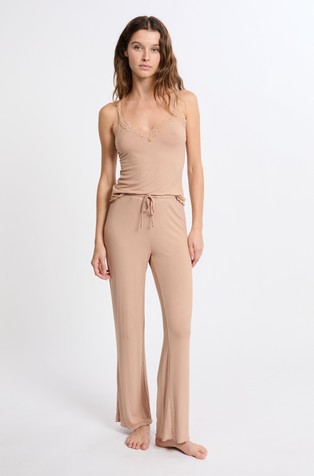 Nettie pižama iz raztegljive viskoze s čipkastimi detajli