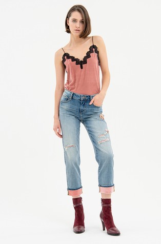 Cropped jeans hlače s push up učinkom