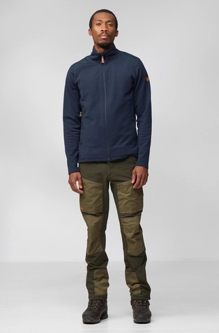 Keb jopa s flisirano notranjostjo