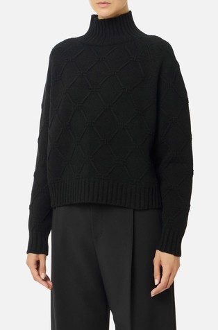 Pleten pulover z žakarskim diamantnim vzorcem