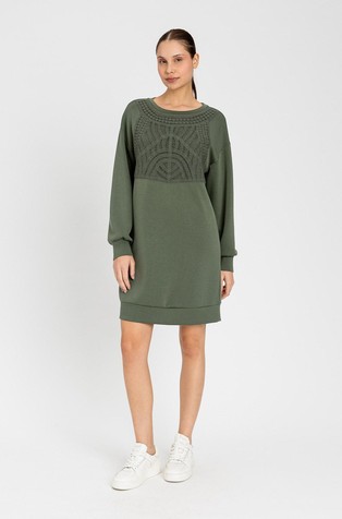 Kratka obleka iz scuba tkanine s kvačkanim detajlom