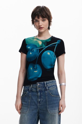 Cherry Perkins collar T-shirt