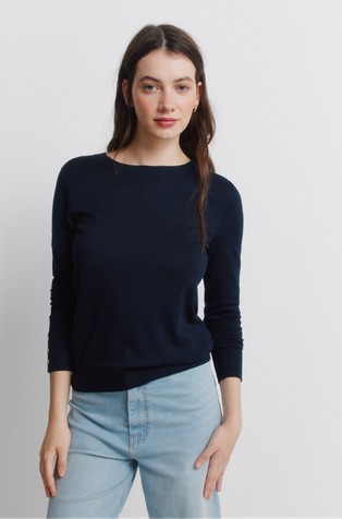 Fine jumper with button cuffs