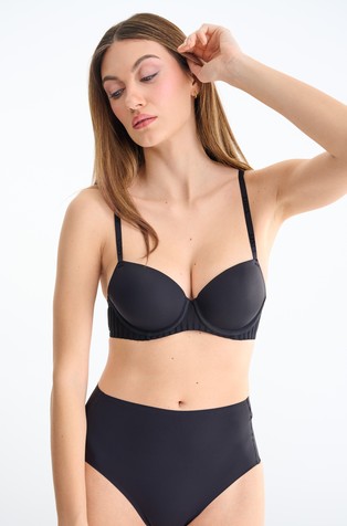 Tia bra with wire