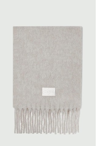 Pleten šal iz mešanice z volno alpake