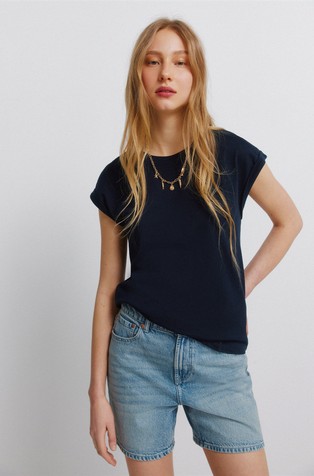 Embroidery shoulder T-shirt