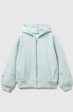 Jopa s kapuco in okrasnimi kamenčki