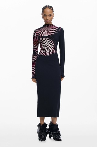 Dolga obleka z valovitim potiskom