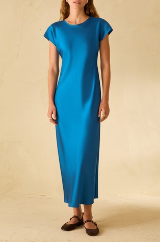 Satenasta dolga obleka