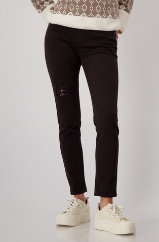 Jeans hlače z raztrganinami in bleščicami