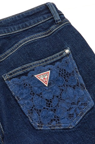 GUESS Skinny fit jeans hlače s čipko na zadnjih žepih Modra - Blue 3