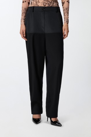 Tapered hlače iz kombinacije tkanin