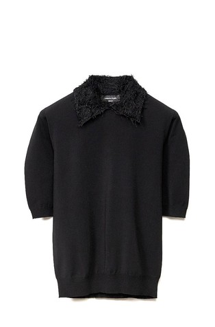 Knitted short sleeve sweater with fringed collar