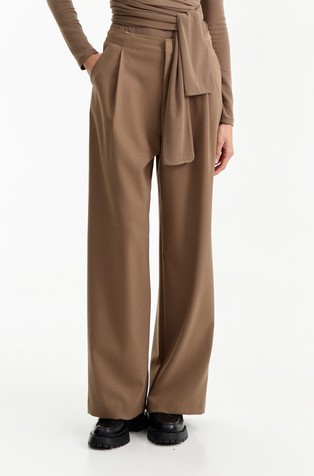 Hlače z visokim pasom