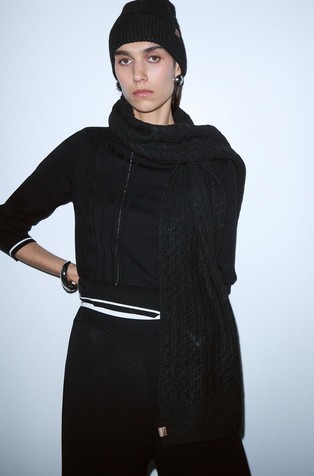 Scarf and beanie knit set