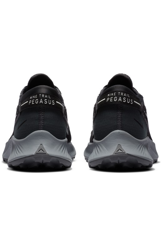 black womens trail running shoes