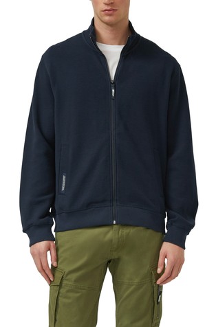 Jopa s stoječim ovratnikom