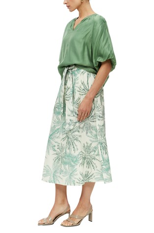 Satin blouse in a loose fit with puff sleeves