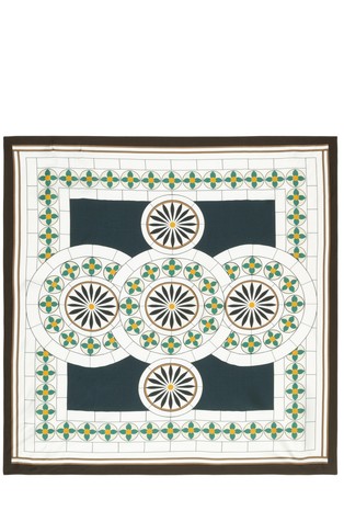 Square cloth made from a viscose-modal blend