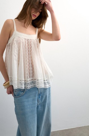 TSSOFIA broderie lace top