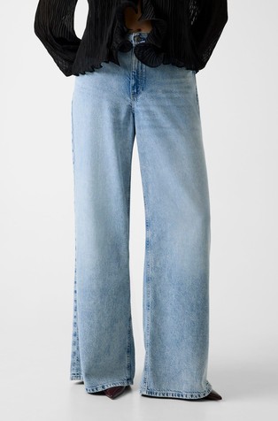 Loose fit wide leg jeans