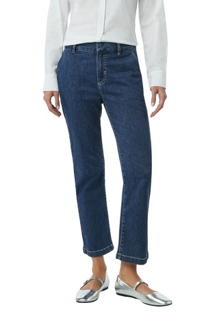 Stretchy jeans with a flared leg