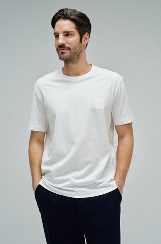 T-shirt with branding