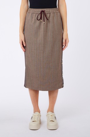 Skirt with contrast tape and press-studs
