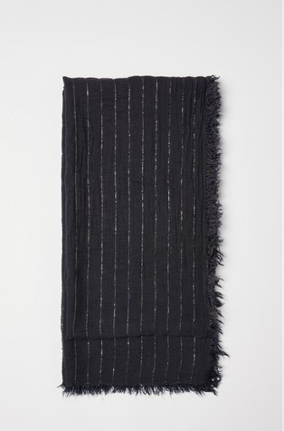 Šal iz modalne mešanice s svetlečimi lureks črtami