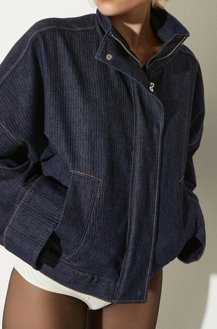 Denim jakna iz teksturiranega denima