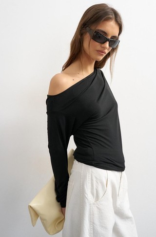 TSRINA off shoulder long sleeved top
