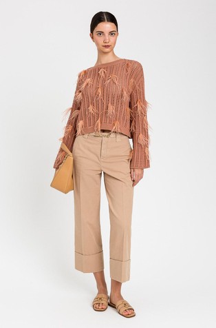 Luknjičasto pleten pulover s perjem