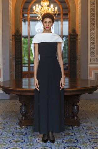 Long dress with shoulder cape