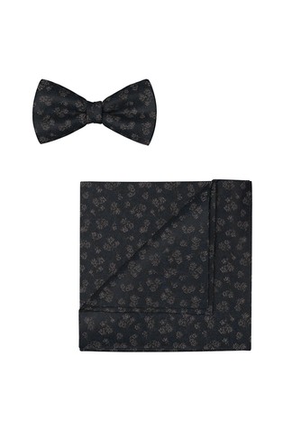 Bow tie and pocket square set