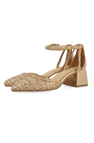 Braided leather pumps