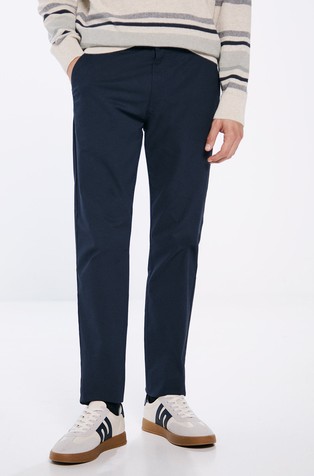 Slim fit chino hlače z mikro vzorcem