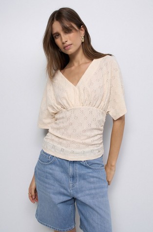 Broderie anglaise top
