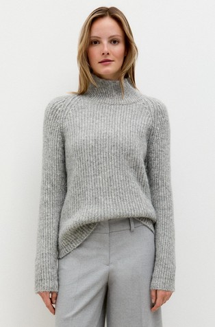 Rebrasto pleten pulover s povišanim ovratnikom