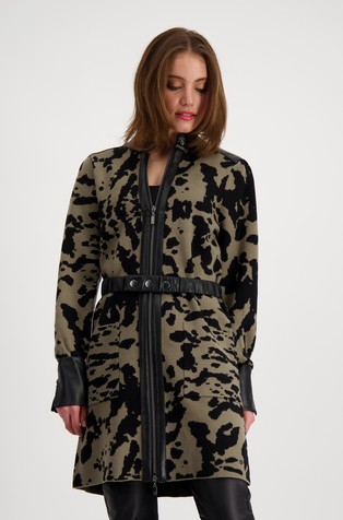 Knitted coat with leopard camouflage pattern