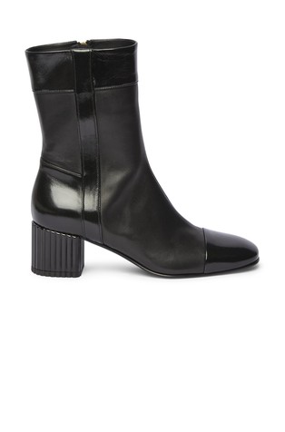 Ankle boot in smooth and patent leather