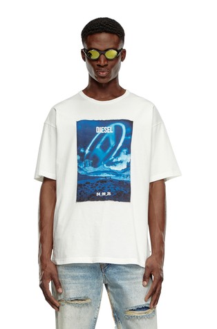 T-shirt with printed patch