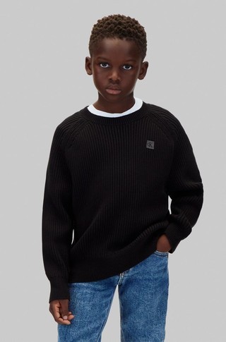 Rebrasto pleten pulover z raglan rokavi
