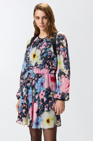 Kratka obleka iz žoržeta s cvetličnim vzorcem