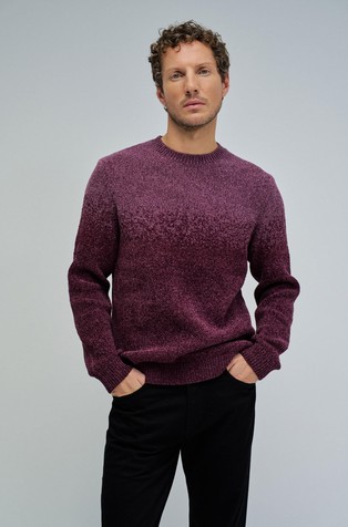 Pleten pulover z učinkom bledenja barve