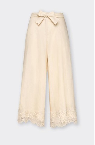 Široke lanene hlače s čipkasto obrobo