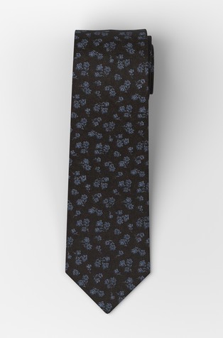 Silk tie with floral pattern