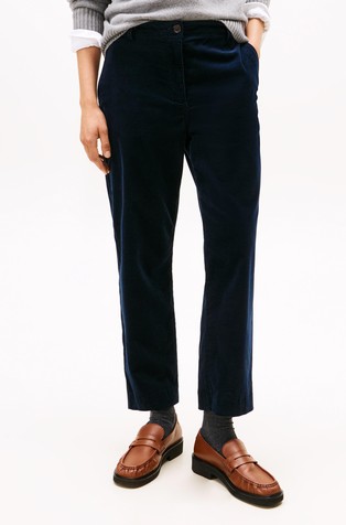 Slim fit žametne hlače z ravnimi hlačnicami